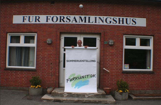 Søndag d. 06.07.25. kl. 14. åbner furkunst.dk sin årlige sommerudstilling i Fur Forsamlingshus
