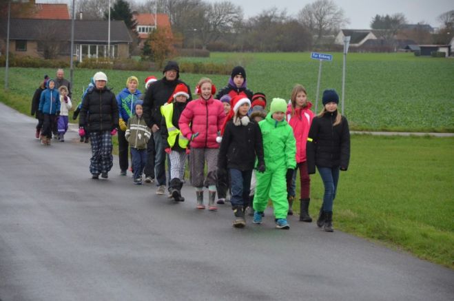 Fur Friskole henter Juletræ - se video